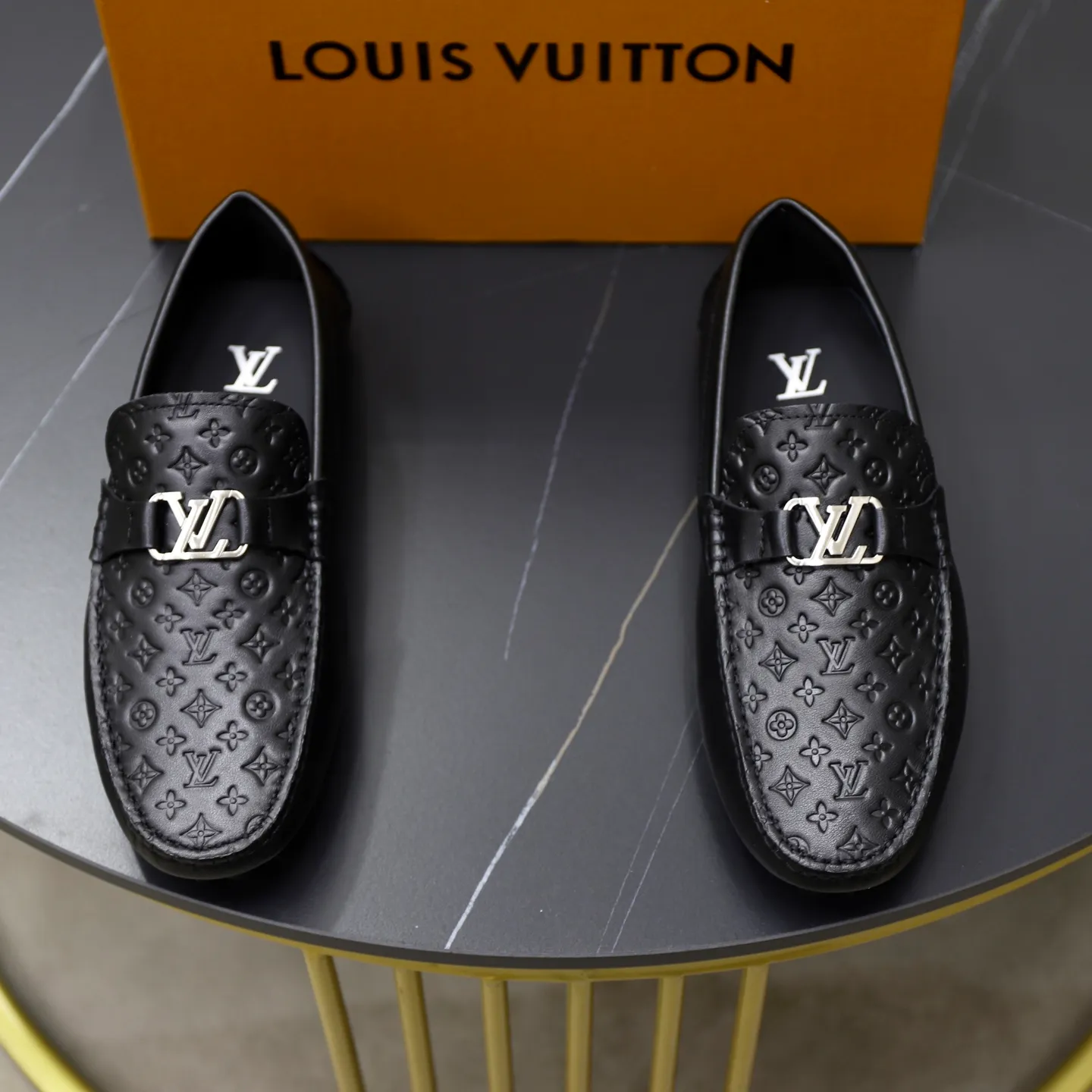 Ex-factory price: 480💰【LV】Louis Vuitton ⚠️High-end men’s driving and pedal series ⚠️38-44 (customized for 45) ⚠️All original cowhide leather! Thick and soft! Made entirely of calfskin lining! The latest non-slip beanie sole! Three-dimensional package technology! Fashionable and classic! Handicrafts! Original high quality! Feel free to compare!
